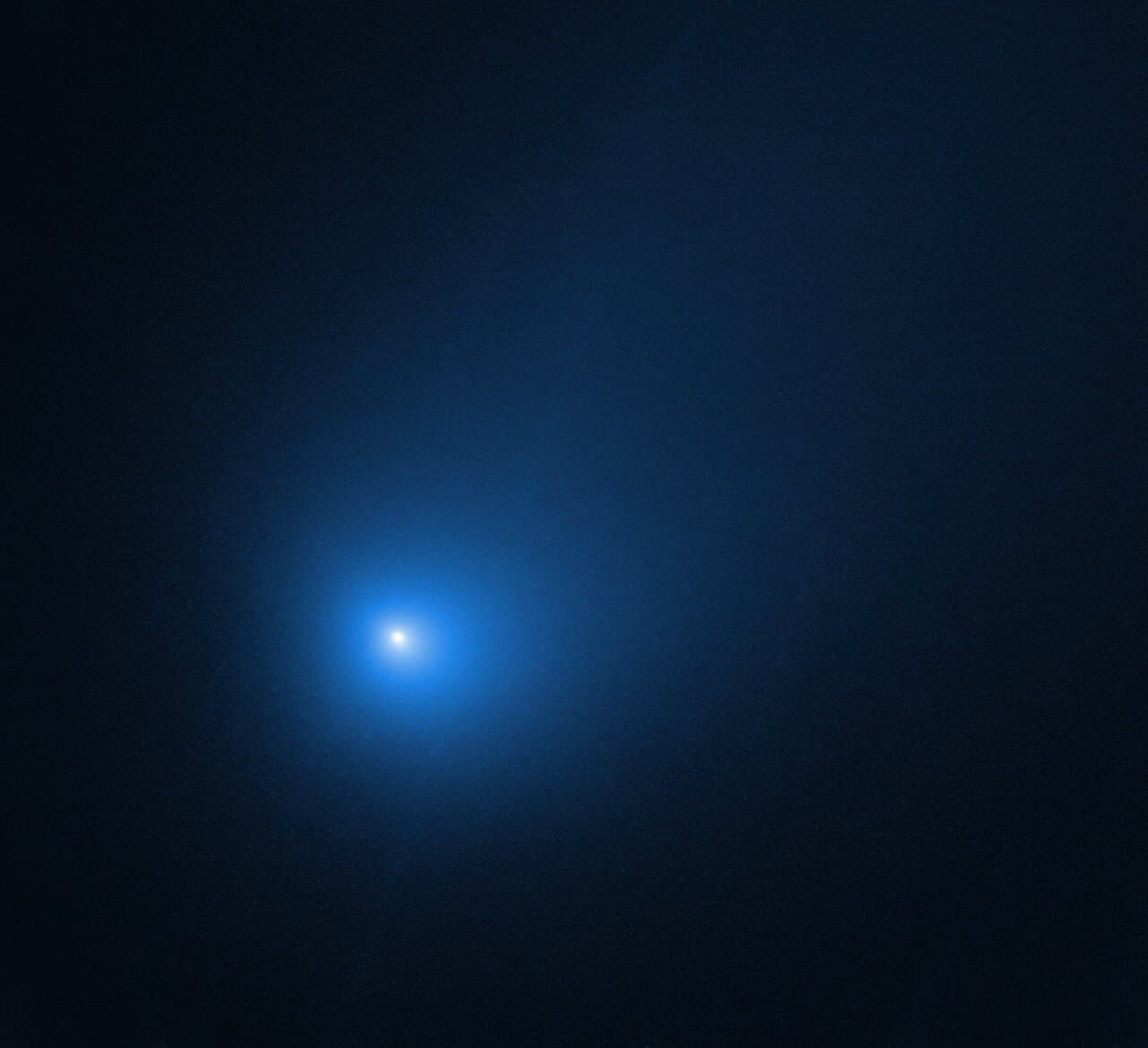 Hubble Space Telescope observation of interstellar Comet 2I/Borisov at perihelion showing dust coma